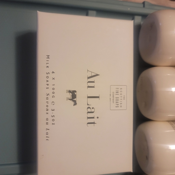 Scottish Fine Soaps Au Lait 2pc Bundle Hand Lotion Hand Soap Bonus:Essential Oil - Picture 11 of 16